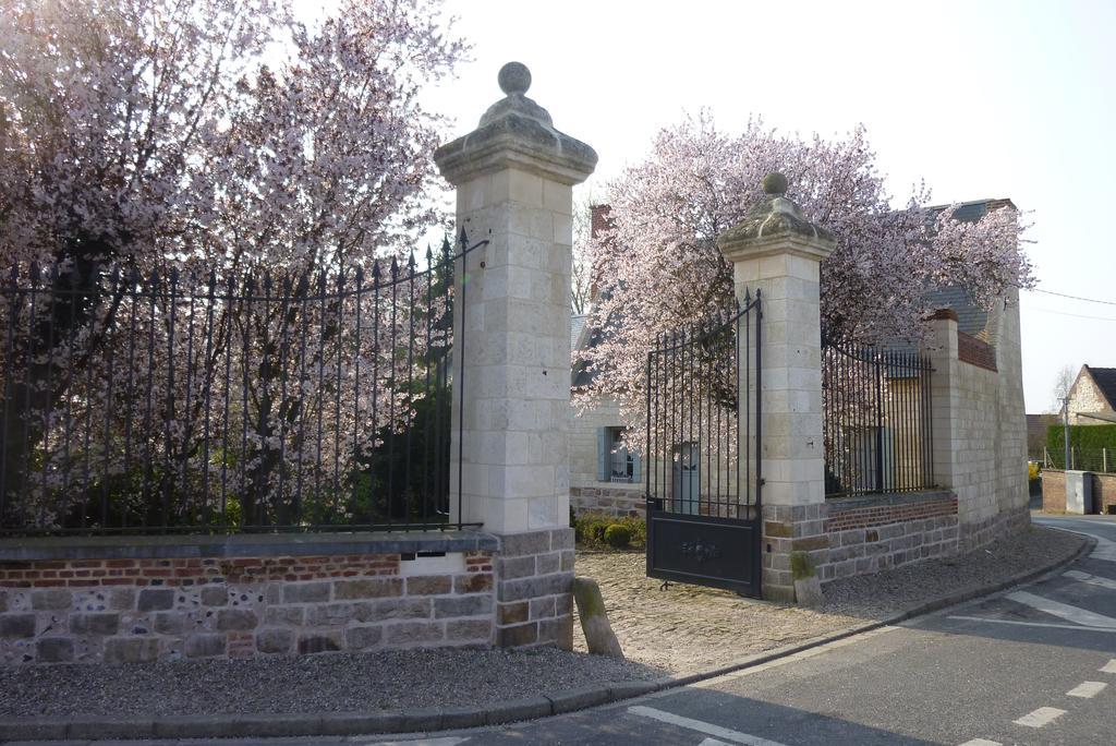 Gite De L'Abbaye D'Etrun Rum bild